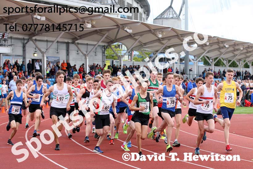 Mens under-17s 3 stage relay, Northern Senior 6 and 4 and Junior Stage Road Relays, SportsCity, Manchester. Photo:  David T. Hewitson/Sports for All Pics